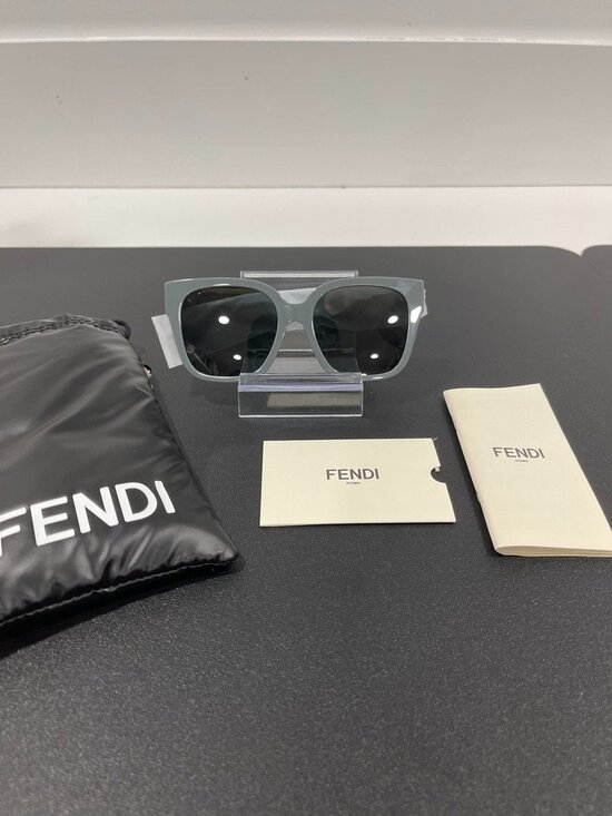 Fendi Women\'s FF Sunglasses Grey (JB1447)